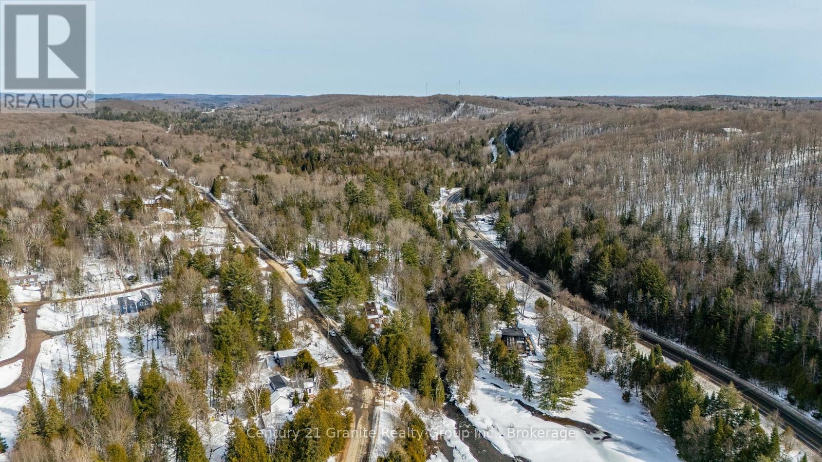 23 Riverside Drive, Dysart Et Al, Ontario  K0M 1S0 - Photo 39 - X12031137