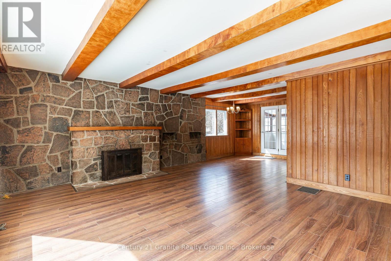 23 Riverside Drive, Dysart Et Al, Ontario  K0M 1S0 - Photo 5 - X12031137