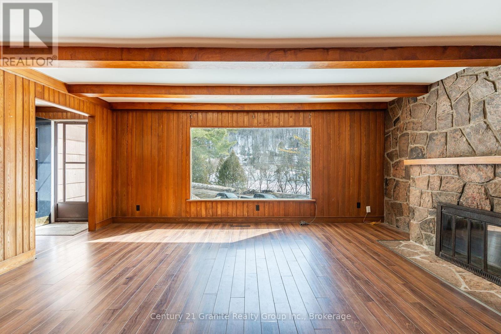 23 Riverside Drive, Dysart Et Al, Ontario  K0M 1S0 - Photo 9 - X12031137