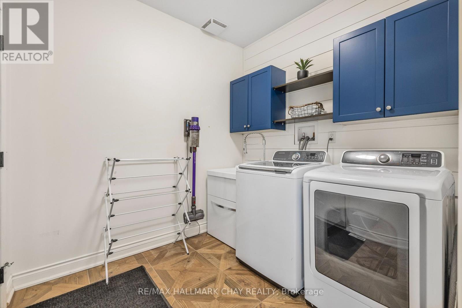 14 Oakmont Avenue, Oro-Medonte, Ontario  L0L 2L0 - Photo 20 - S12031151