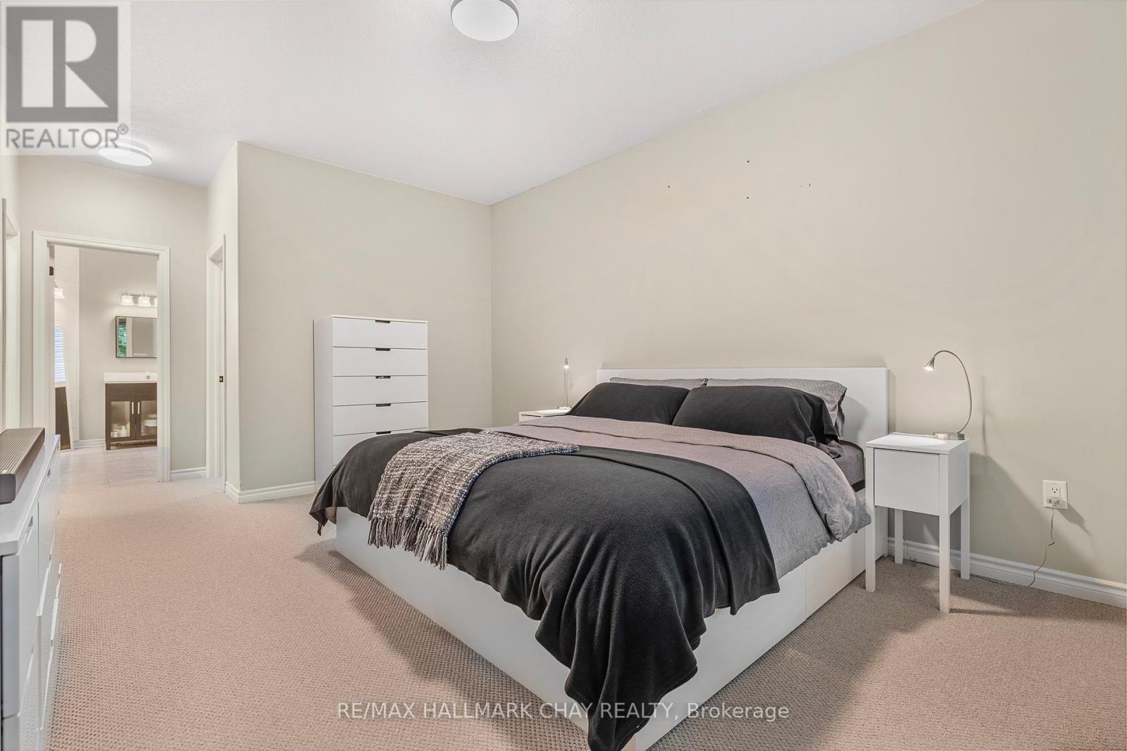 14 Oakmont Avenue, Oro-Medonte, Ontario  L0L 2L0 - Photo 22 - S12031151