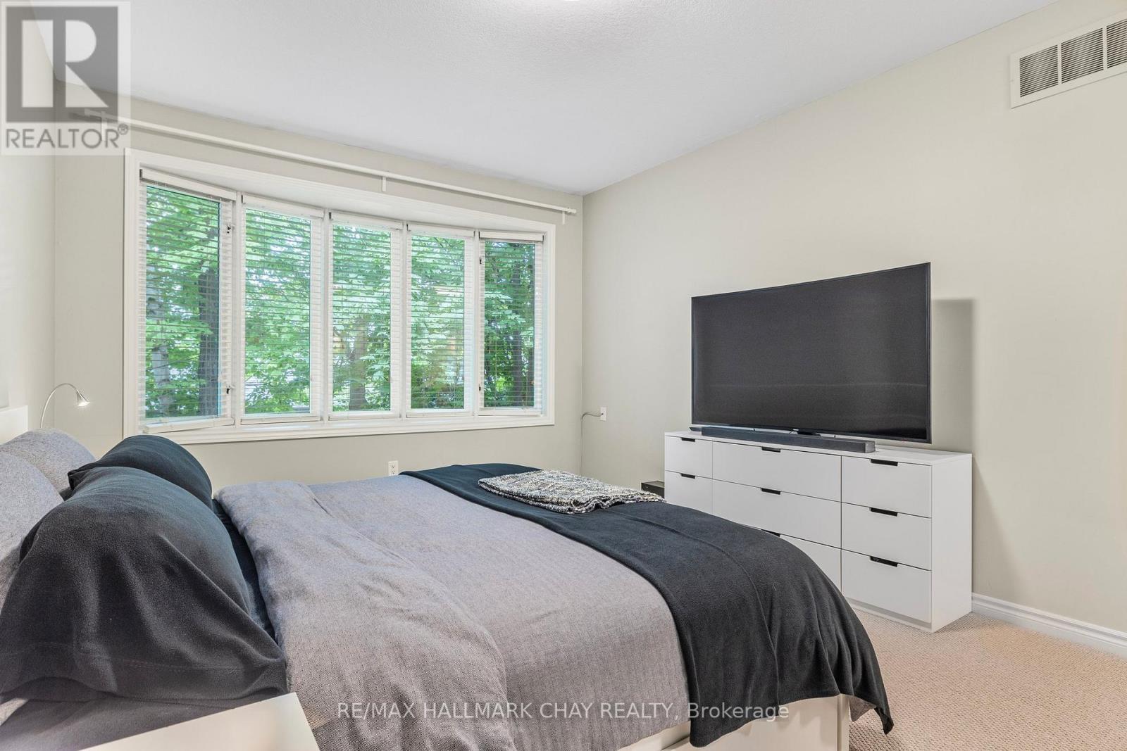 14 Oakmont Avenue, Oro-Medonte, Ontario  L0L 2L0 - Photo 23 - S12031151