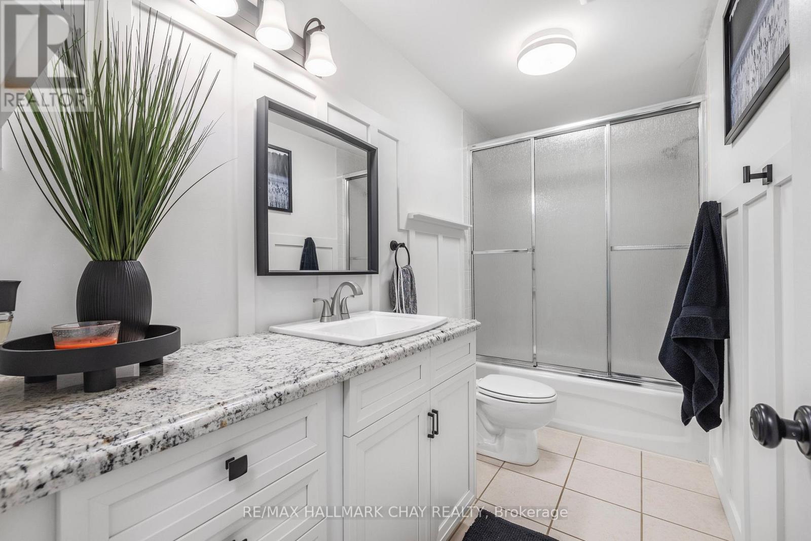 14 Oakmont Avenue, Oro-Medonte, Ontario  L0L 2L0 - Photo 37 - S12031151