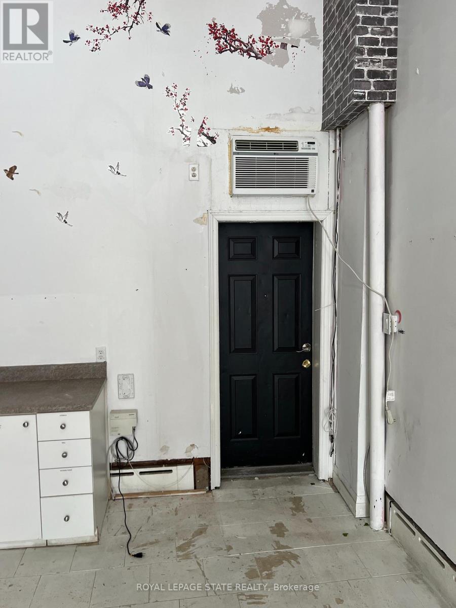 599 King Street E, Hamilton, Ontario  L8N 1E4 - Photo 8 - X12031088