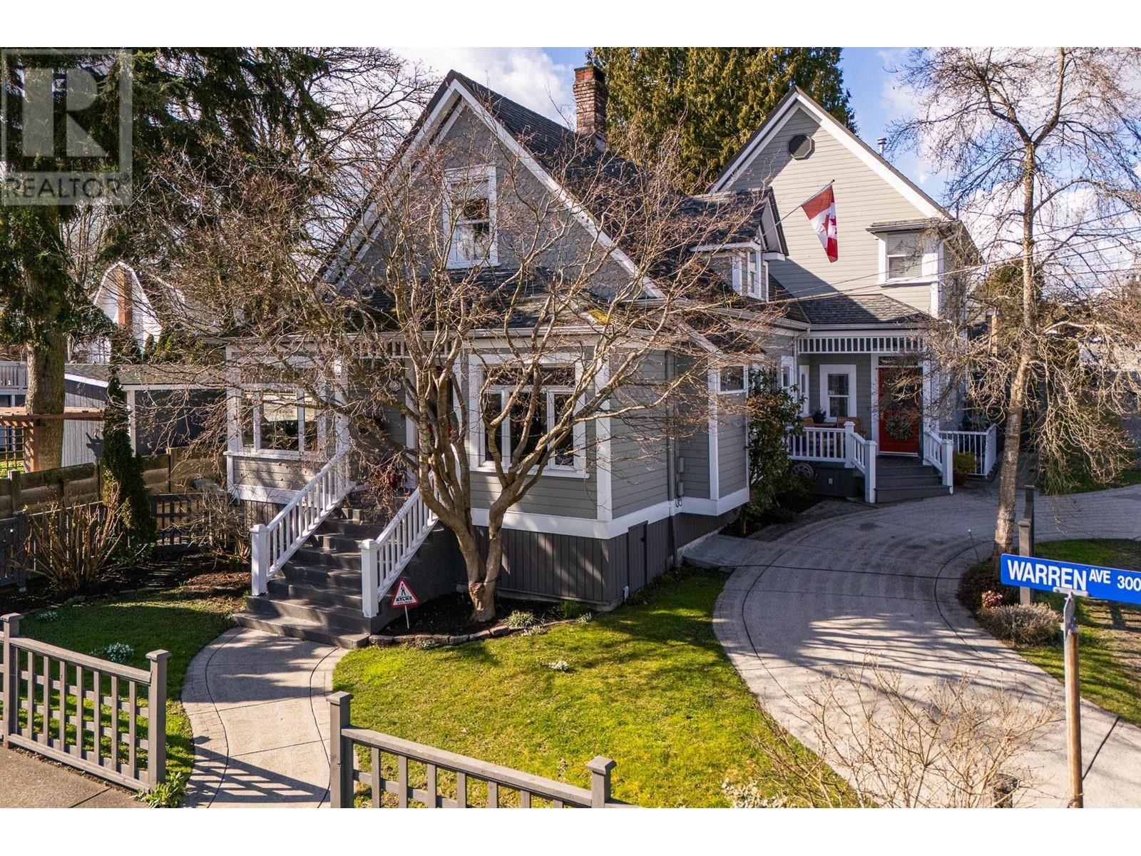 313 Warren Avenue, New Westminster, British Columbia  V3L 1L5 - Photo 2 - R2976345