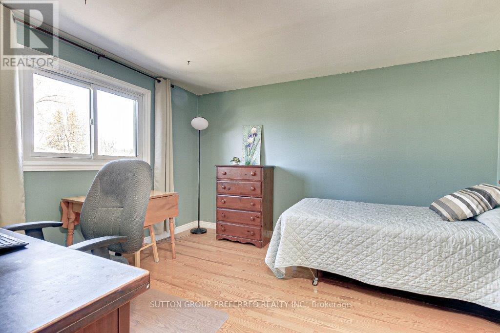 Photo 11 of 31 for 99 Downing Crescent