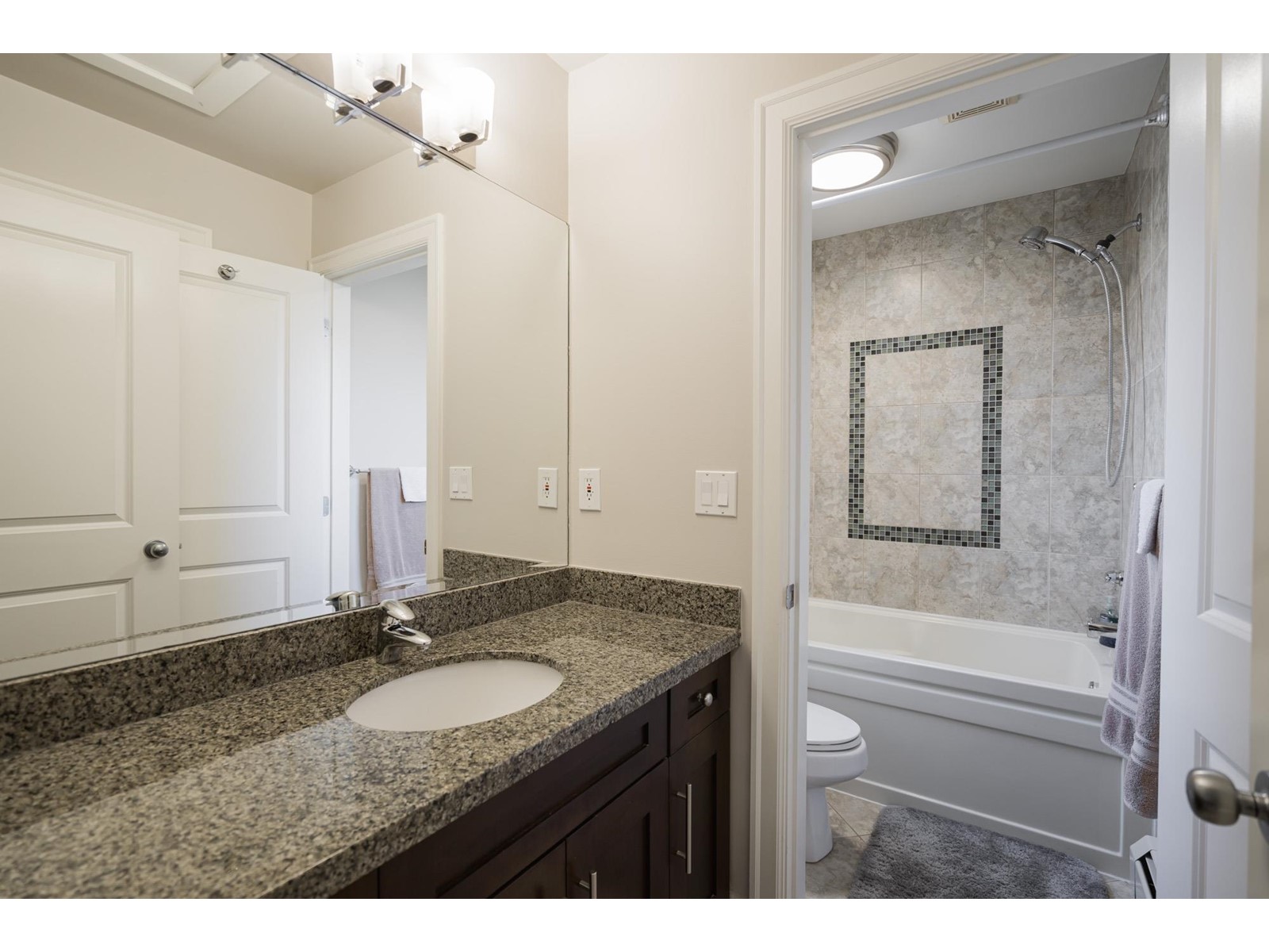 15589 Thrift Avenue, White Rock, British Columbia  V4B 2L8 - Photo 23 - R2978841