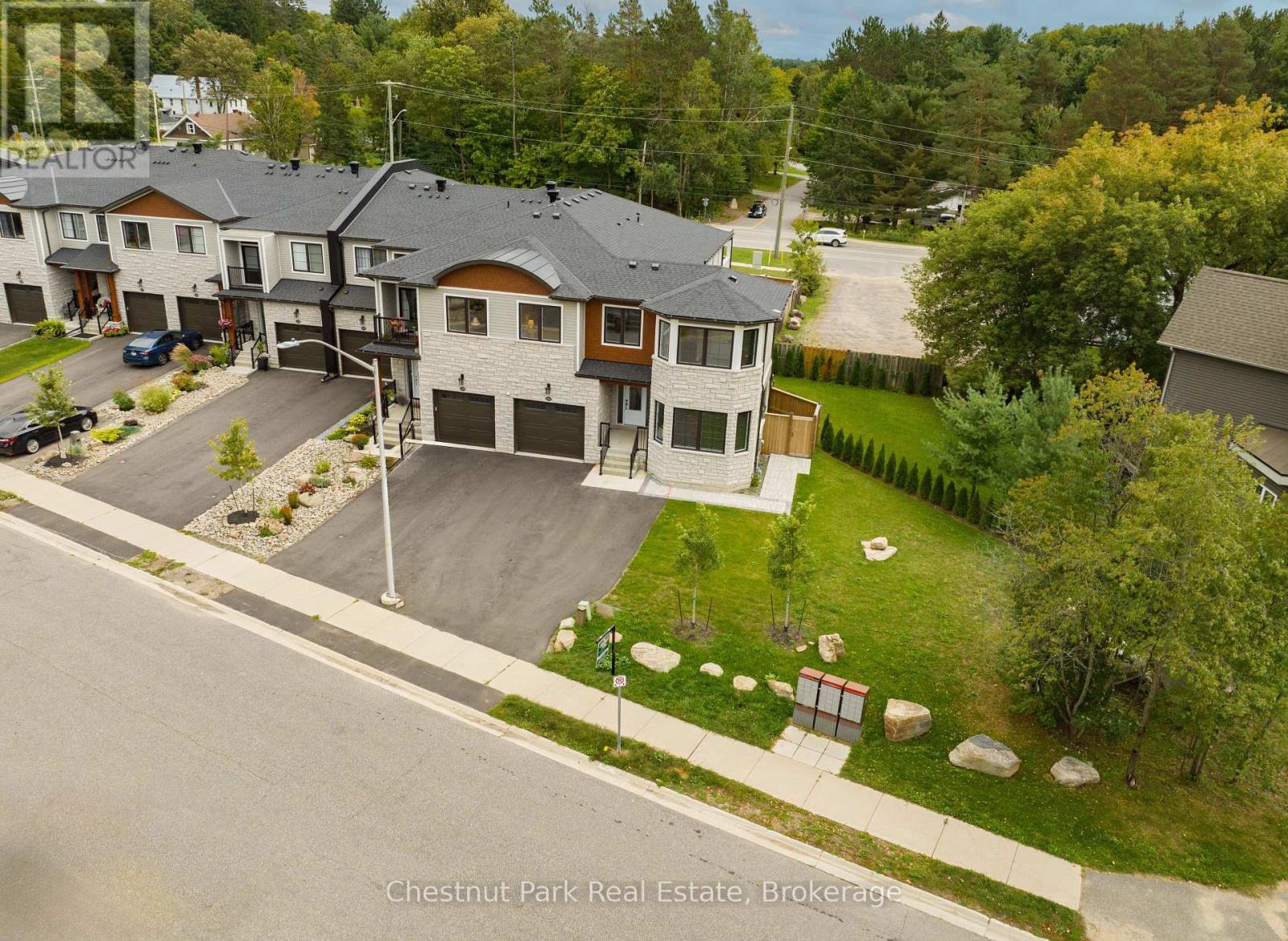 181 Anglo Street, Bracebridge, Ontario  P1L 2H3 - Photo 3 - X12031273