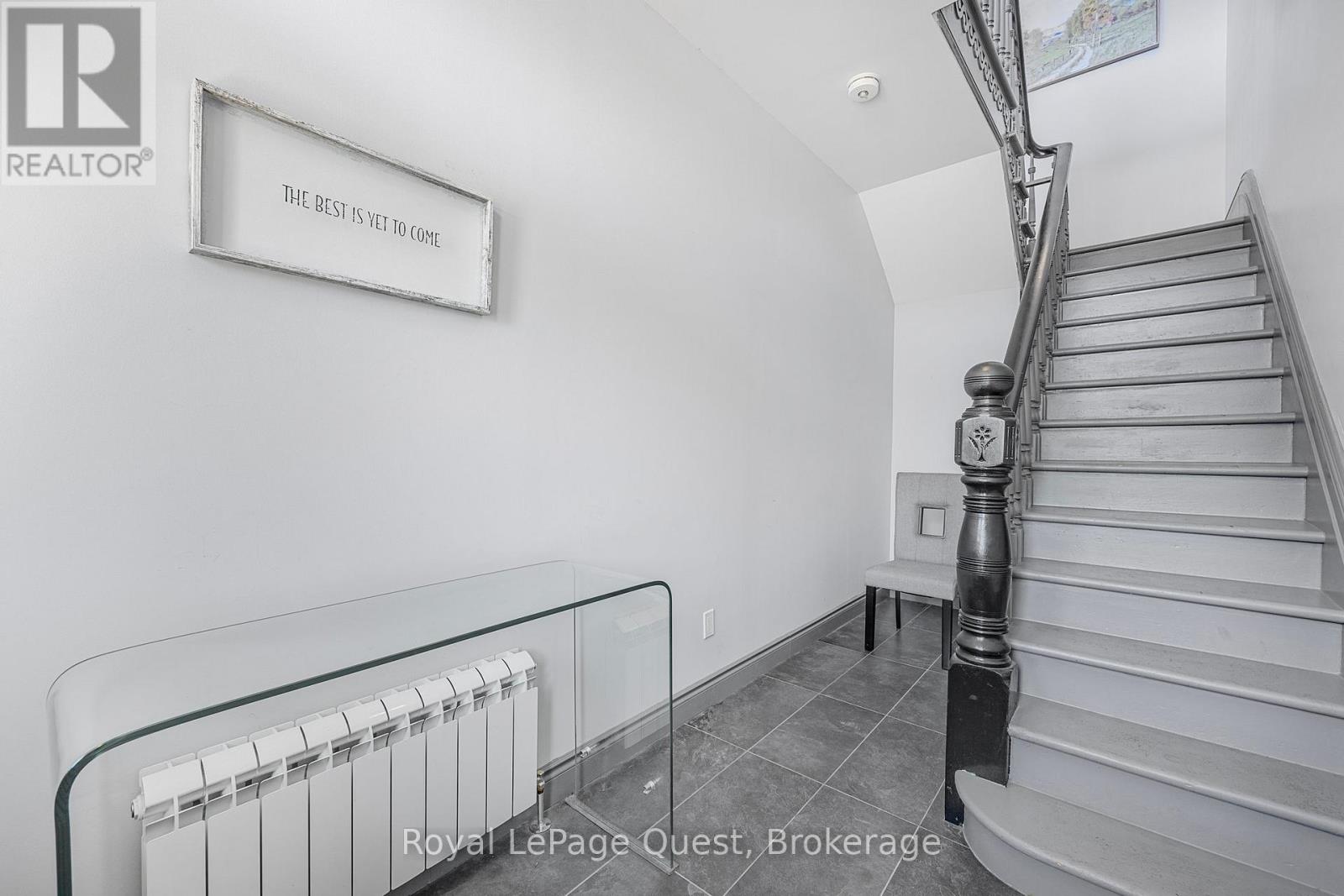Property at 214 MISSISSAGA STREET W image 4