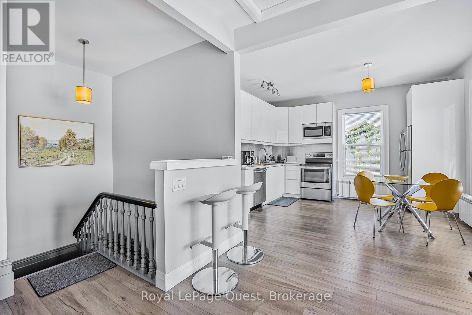 Property at 214 MISSISSAGA STREET W image 5