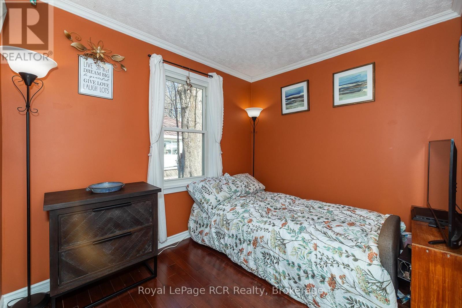 807 7th Avenue E, Owen Sound, Ontario  N4K 2Y4 - Photo 18 - X12031349