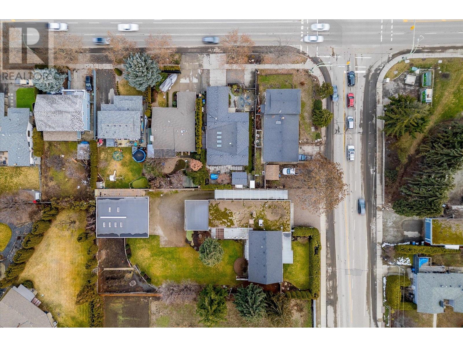 2680 Gordon Drive, Kelowna, British Columbia  V1W 3R2 - Photo 3 - 10304916