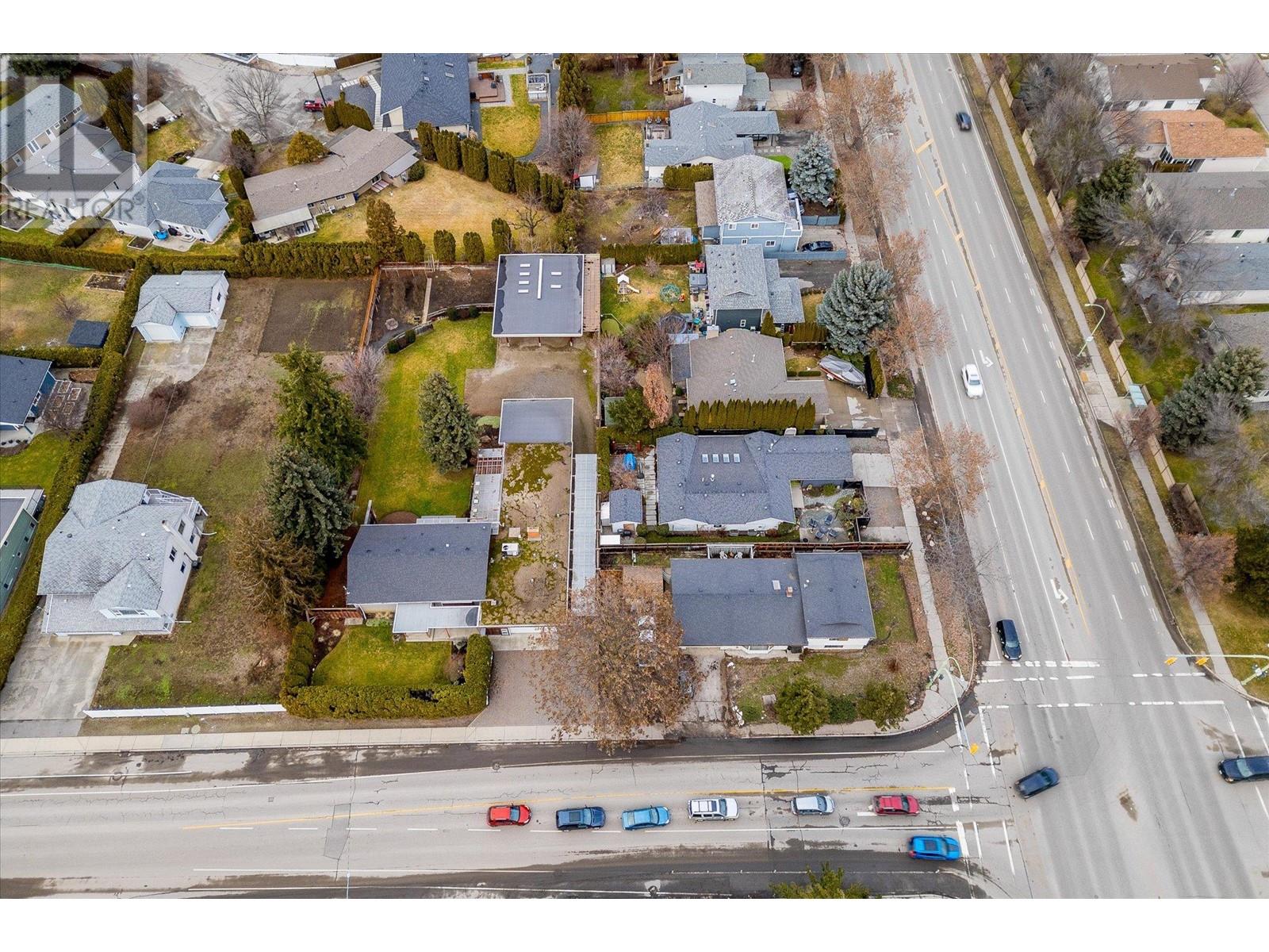 2680 Gordon Drive, Kelowna, British Columbia  V1W 3R2 - Photo 5 - 10304916