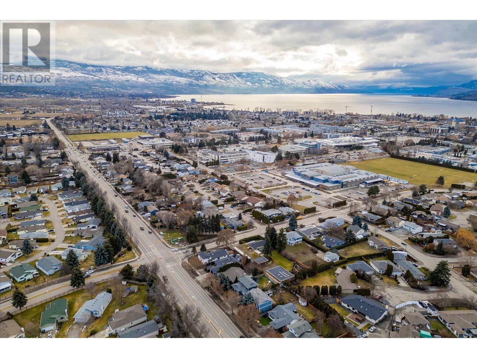 2680 Gordon Drive, Kelowna, British Columbia  V1W 3R2 - Photo 11 - 10304916