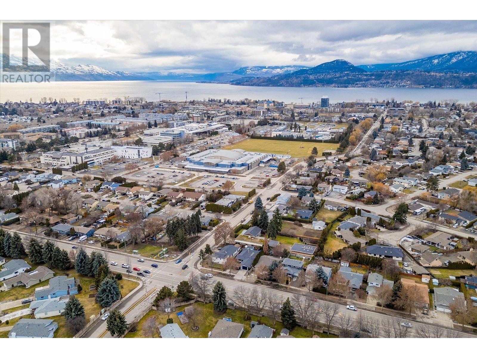 2680 Gordon Drive, Kelowna, British Columbia  V1W 3R2 - Photo 8 - 10304916