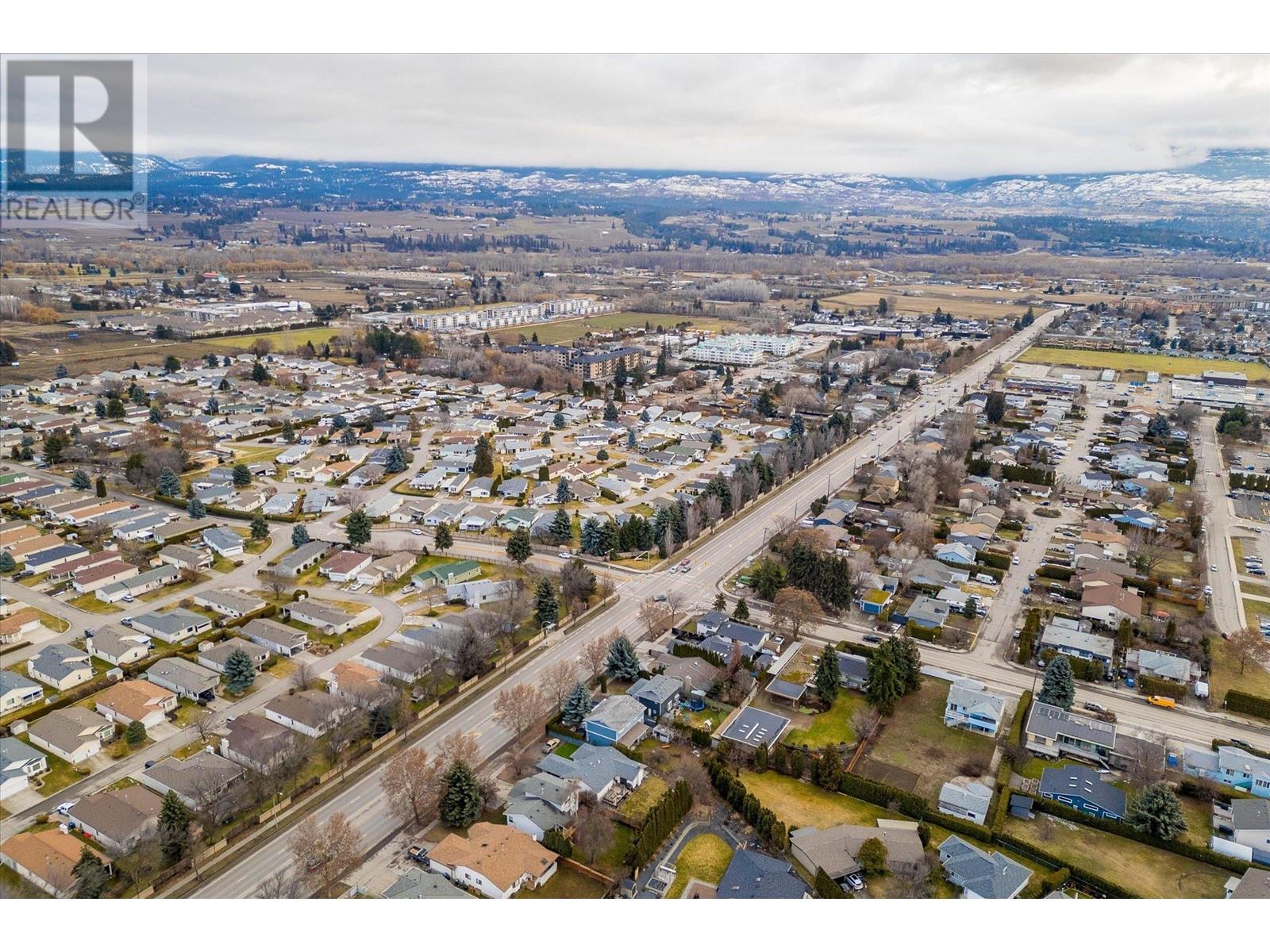 2680 Gordon Drive, Kelowna, British Columbia  V1W 3R2 - Photo 12 - 10304916