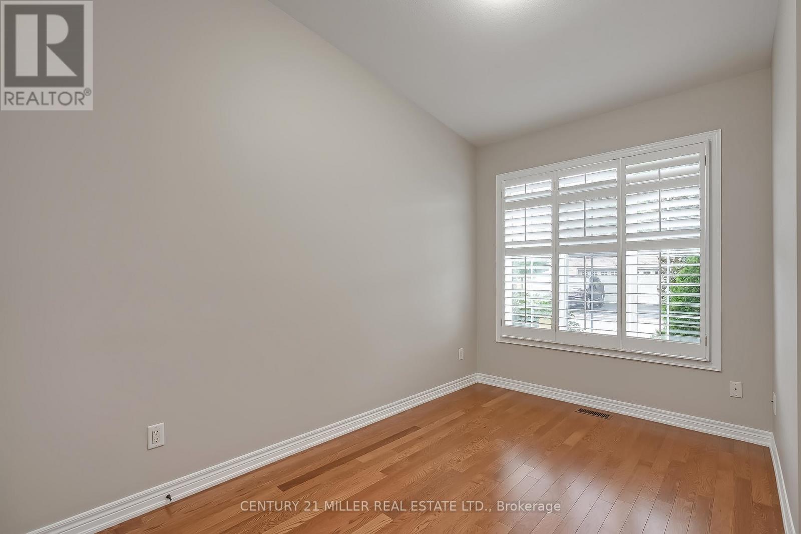 81 Abbotsford Trail, Hamilton, Ontario  L9B 0A4 - Photo 12 - X12031201