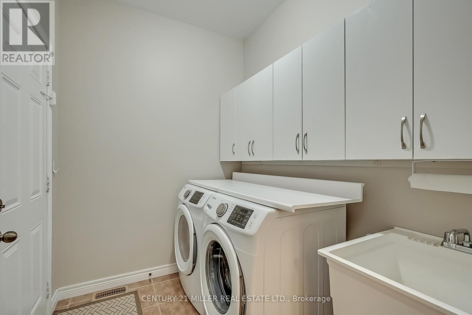 81 Abbotsford Trail, Hamilton, Ontario  L9B 0A4 - Photo 14 - X12031201