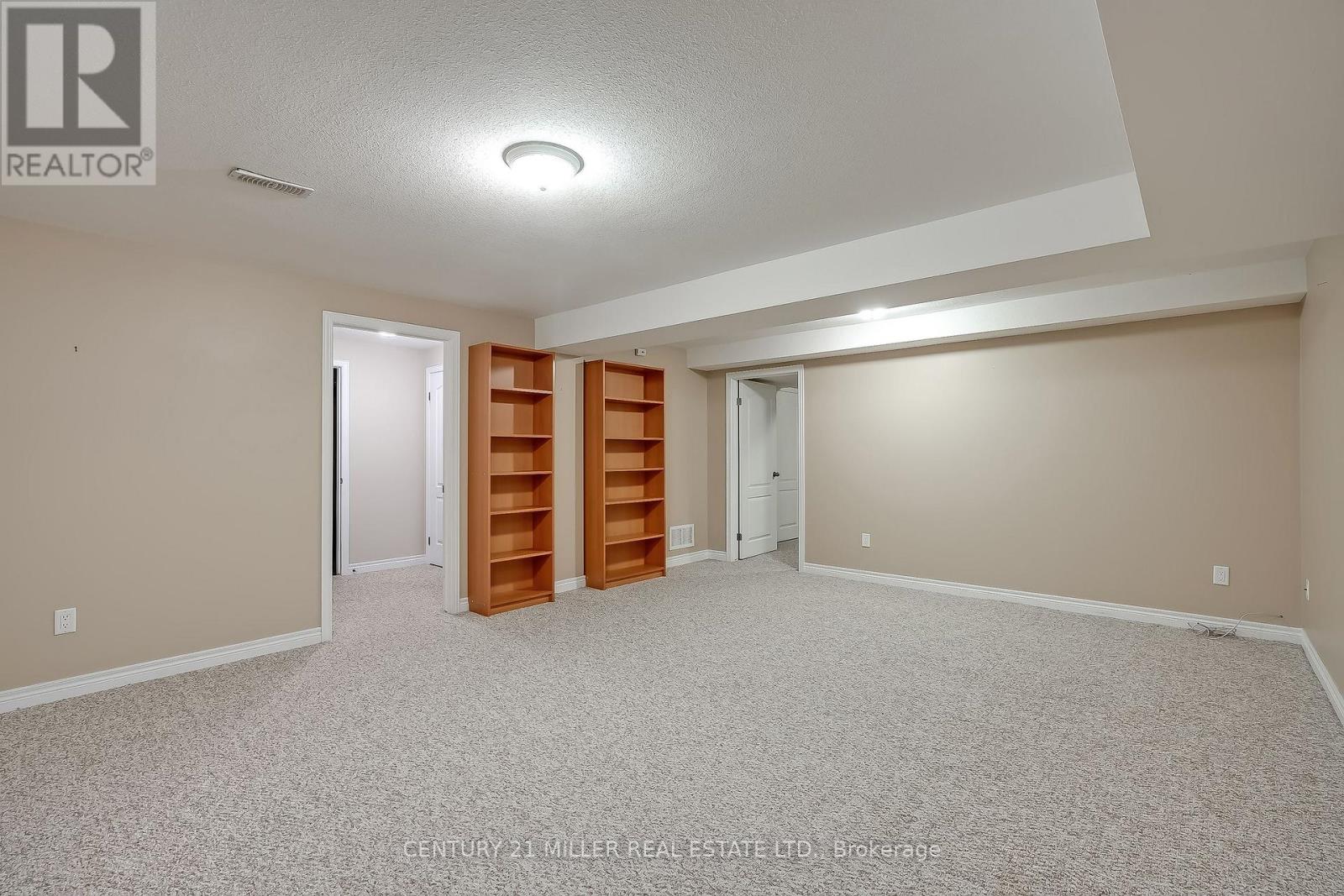 81 Abbotsford Trail, Hamilton, Ontario  L9B 0A4 - Photo 15 - X12031201