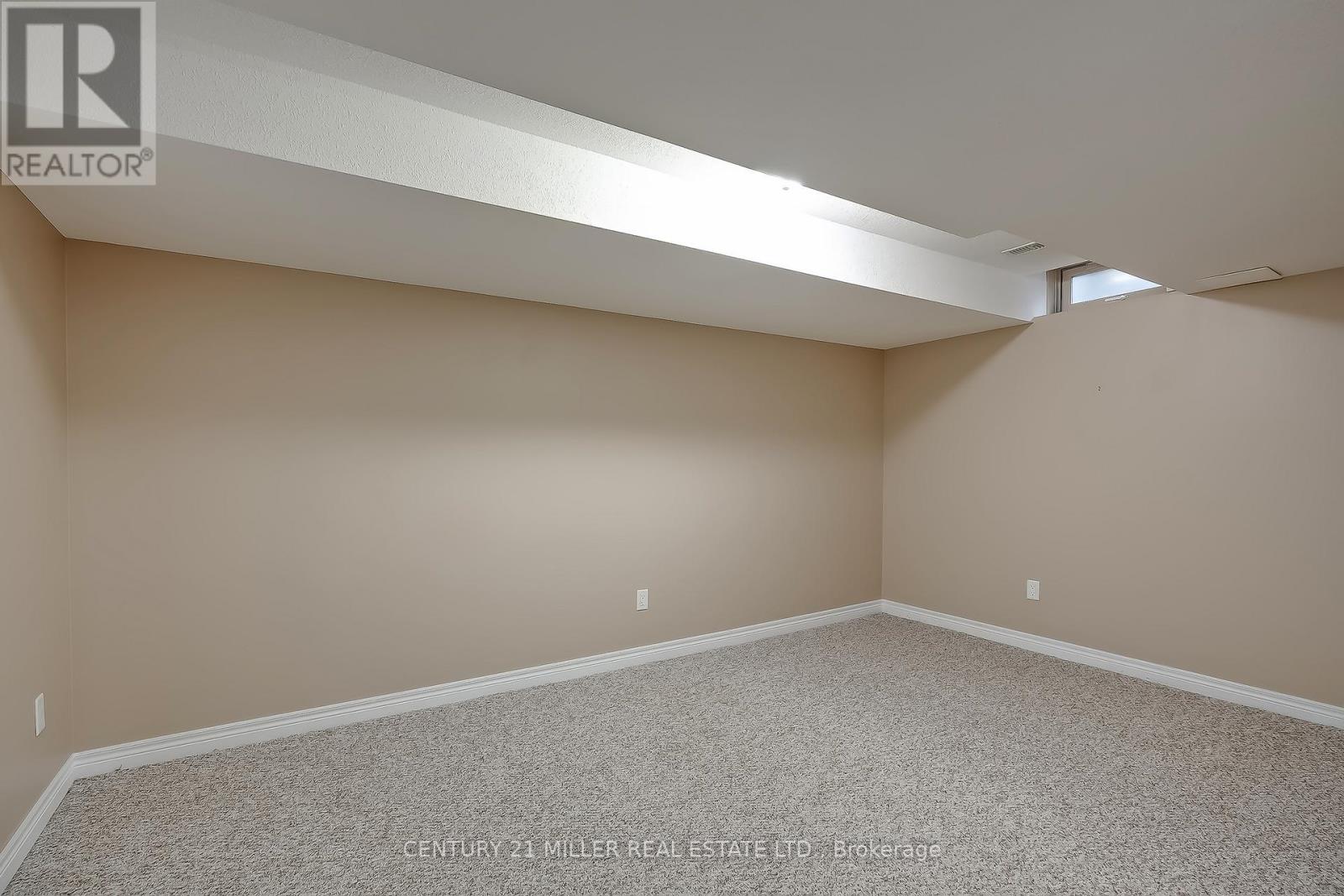 81 Abbotsford Trail, Hamilton, Ontario  L9B 0A4 - Photo 17 - X12031201
