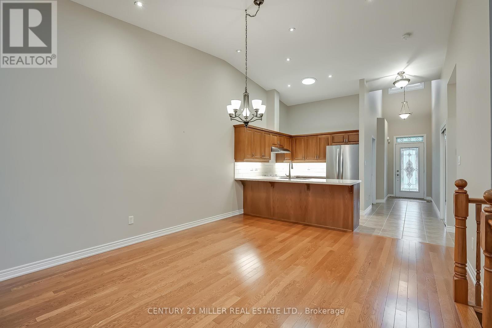 Property at 81 ABBOTSFORD TRAIL image 3
