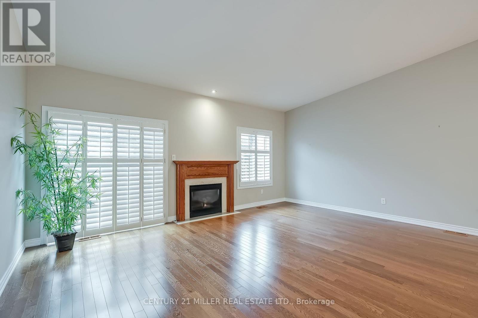 81 Abbotsford Trail, Hamilton, Ontario  L9B 0A4 - Photo 7 - X12031201