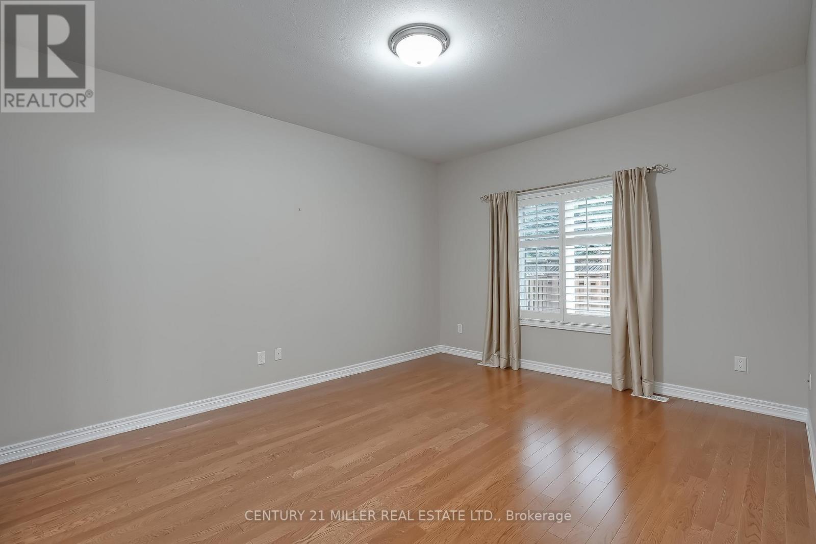 81 Abbotsford Trail, Hamilton, Ontario  L9B 0A4 - Photo 9 - X12031201