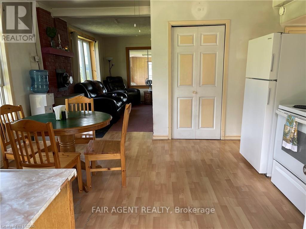 2442 Highway 520, Magnetawan, Ontario  P0A 1C0 - Photo 15 - X12031542