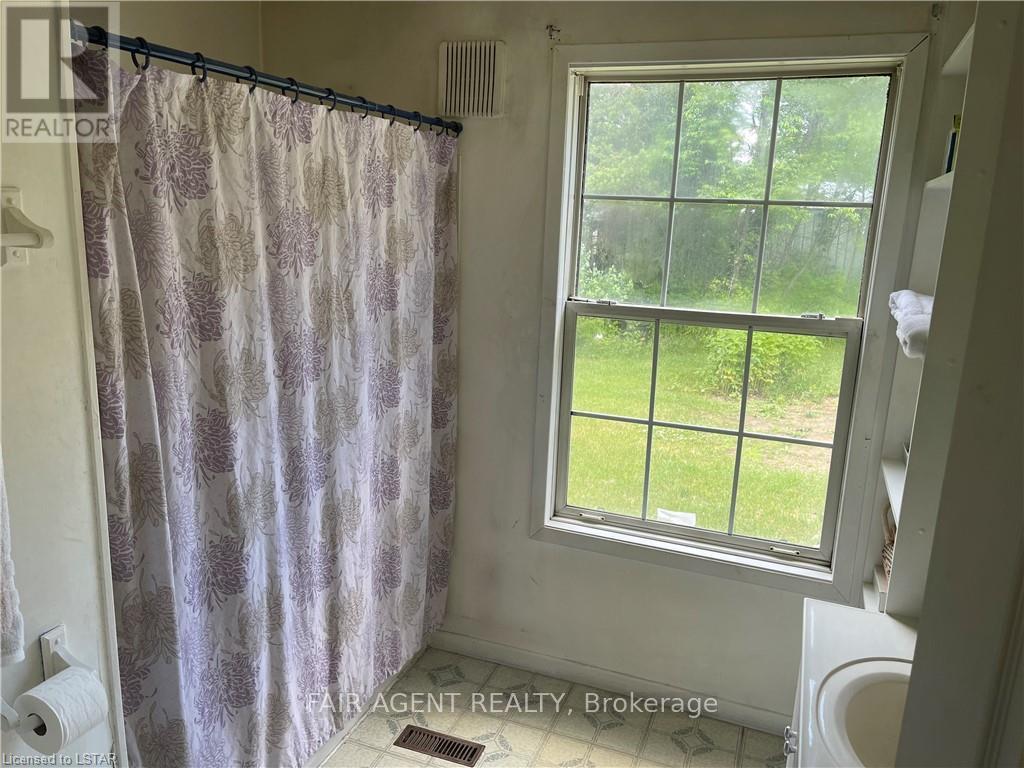 2442 Highway 520, Magnetawan, Ontario  P0A 1C0 - Photo 25 - X12031542