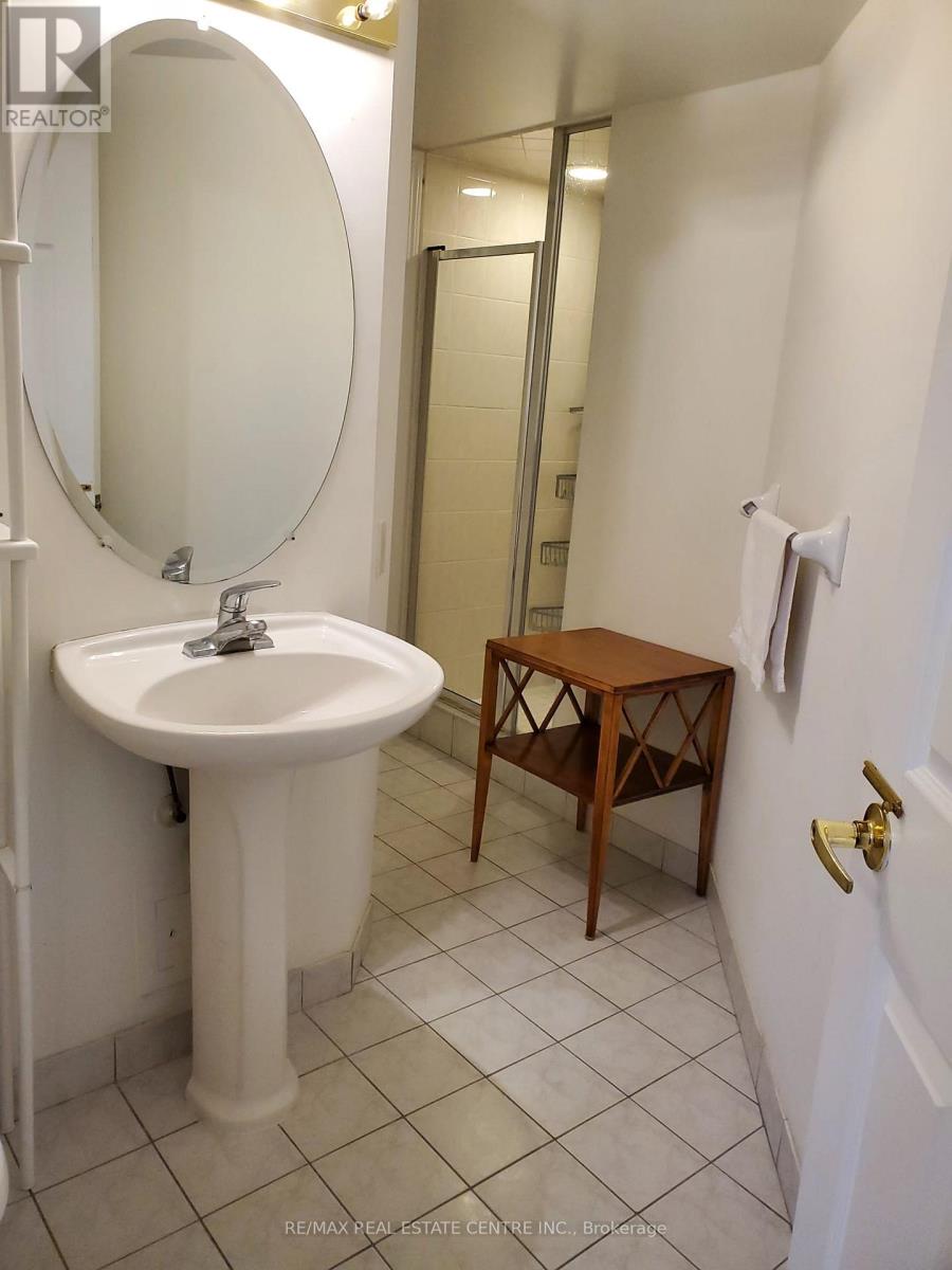 1421 - 25 Kingsbridge Garden Circle, Mississauga, Ontario  L5R 4B1 - Photo 8 - W12029692