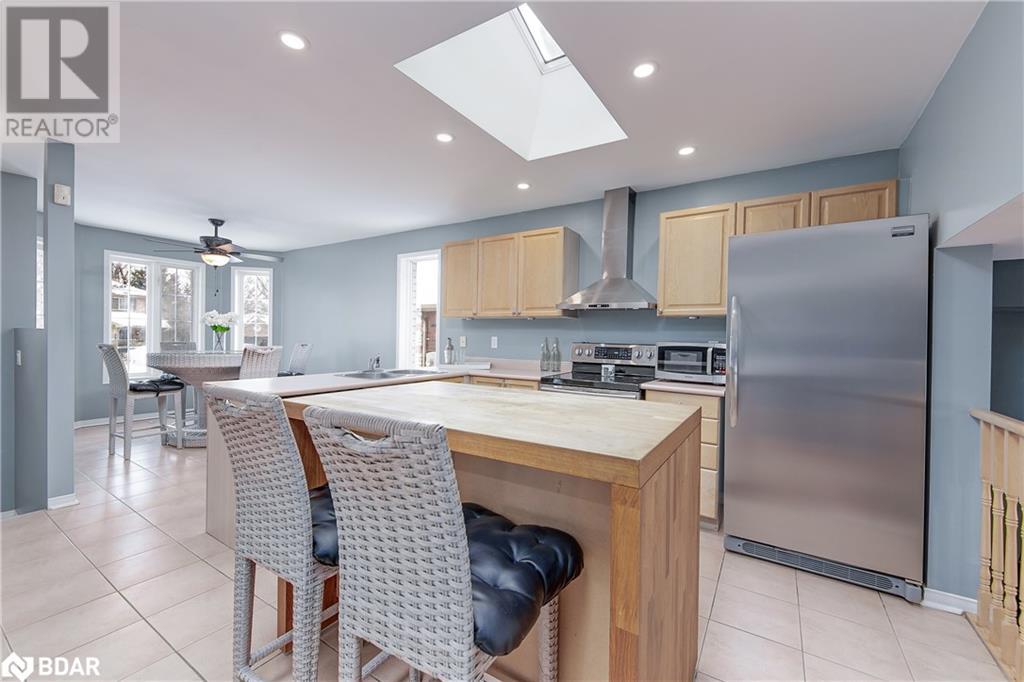 24 Twiss Drive, Barrie, Ontario  L4N 8P3 - Photo 7 - 40703227