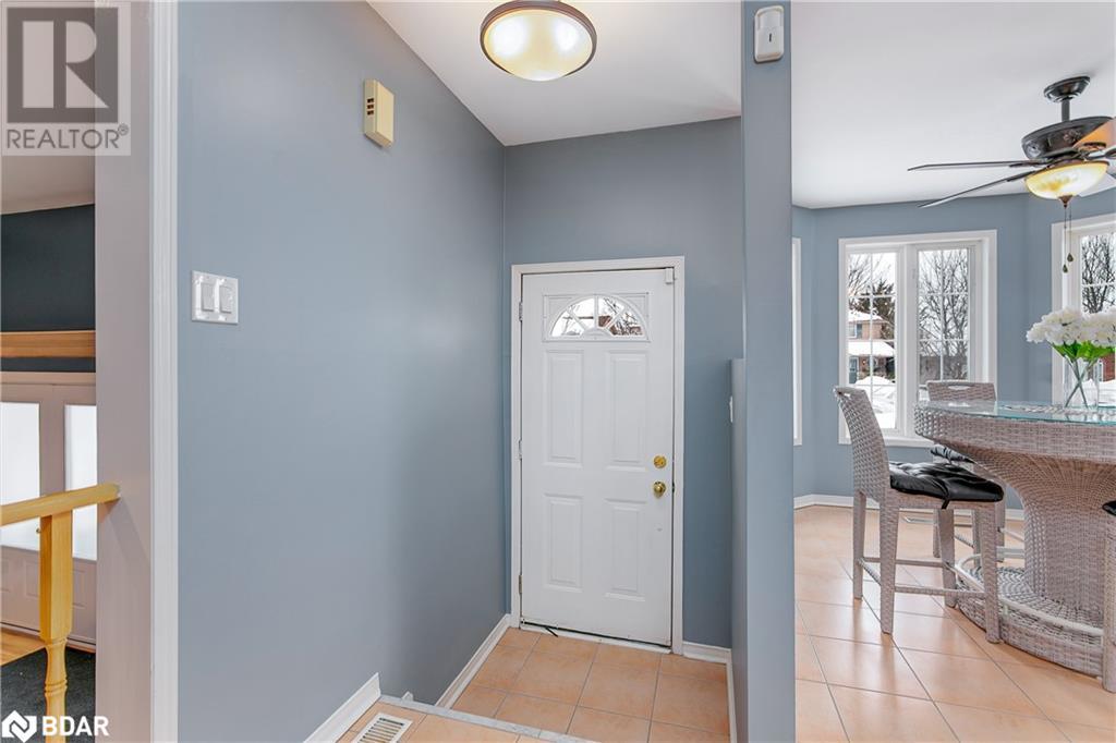 24 Twiss Drive, Barrie, Ontario  L4N 8P3 - Photo 4 - 40703227