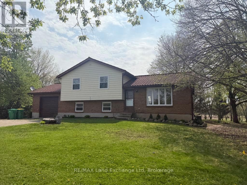 4019 Switzer Drive, Southwest Middlesex, Ontario  N0L 1M0 - Photo 2 - X12031456