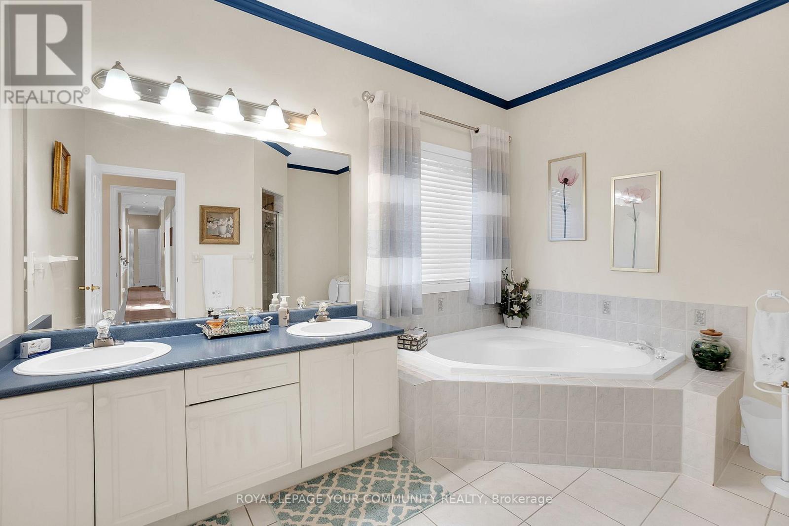 176 Laurentian Boulevard, Vaughan, Ontario  L6A 2V6 - Photo 13 - N12031021