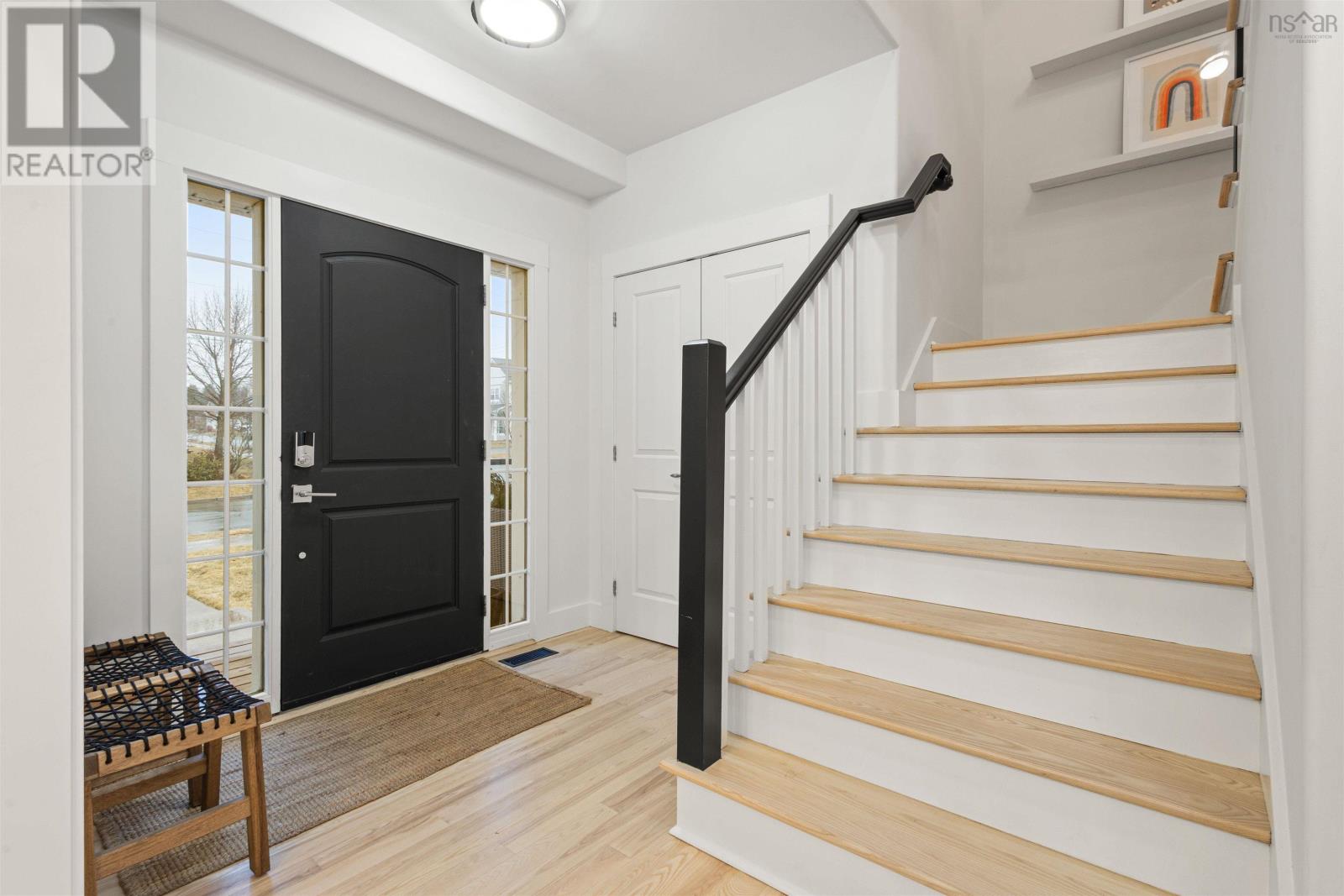 4 Rockpoint Court, Bedford, Nova Scotia  B4A 4M3 - Photo 2 - 202505388