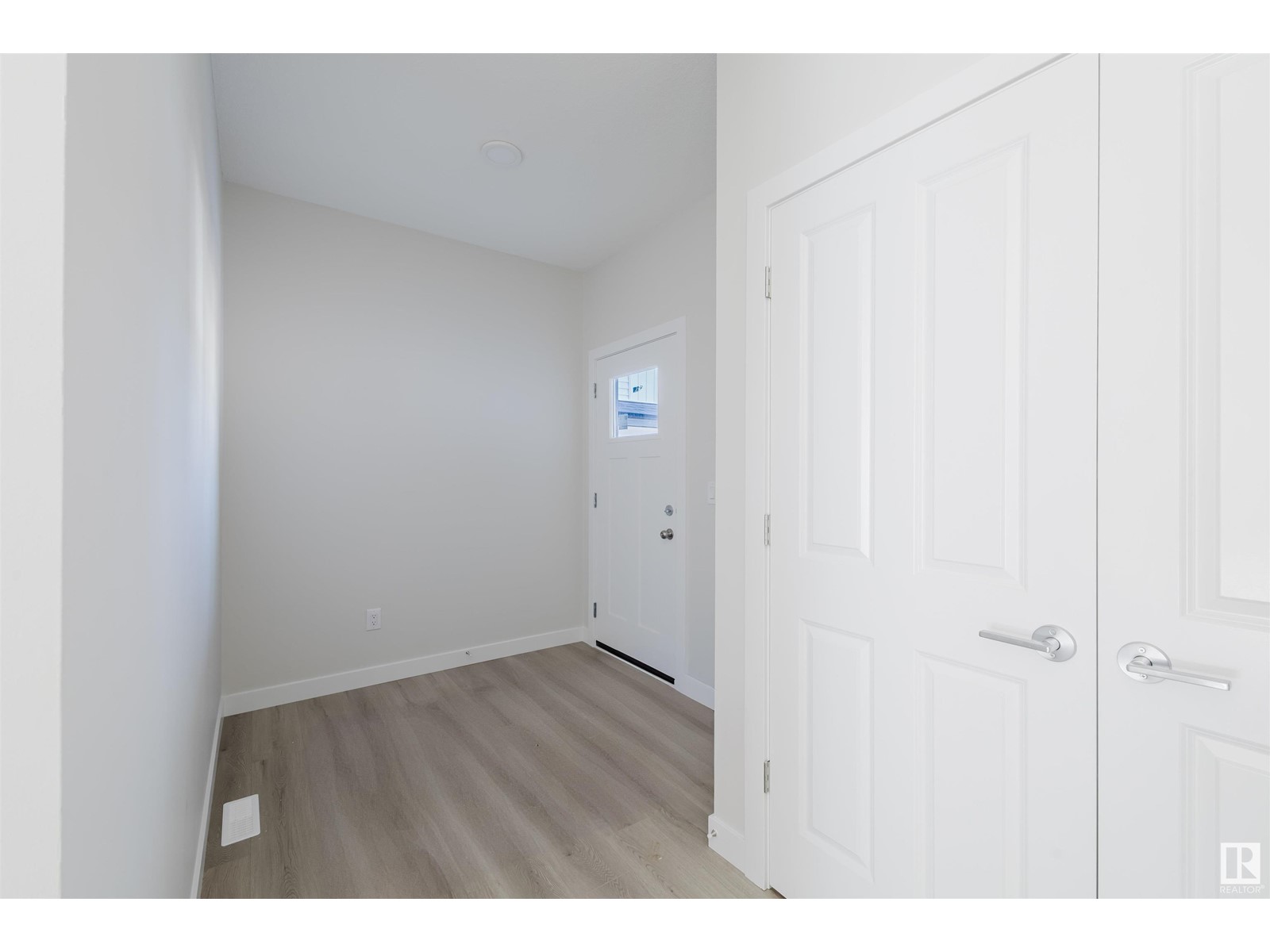 Property at 73 PENN PL image 5