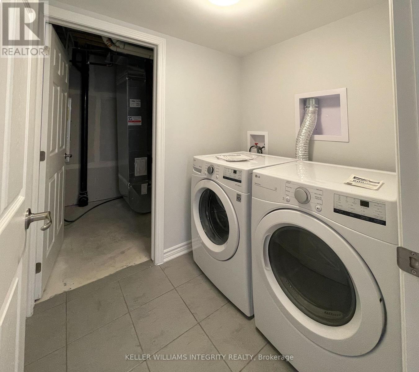 Property at 610 DAMSON GARDENS GROVE image 5