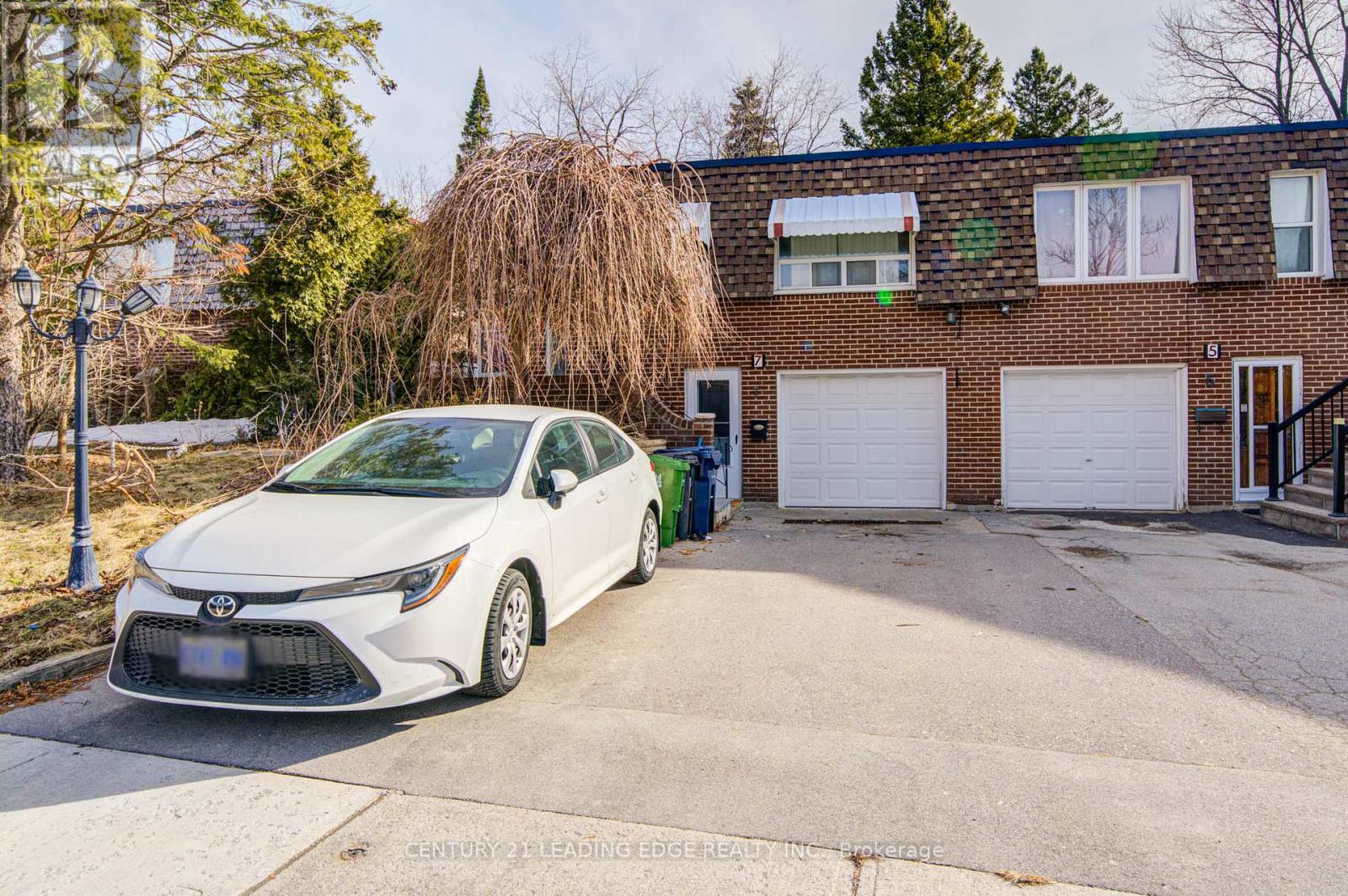 7 LEBOS ROAD, Toronto, Ontario