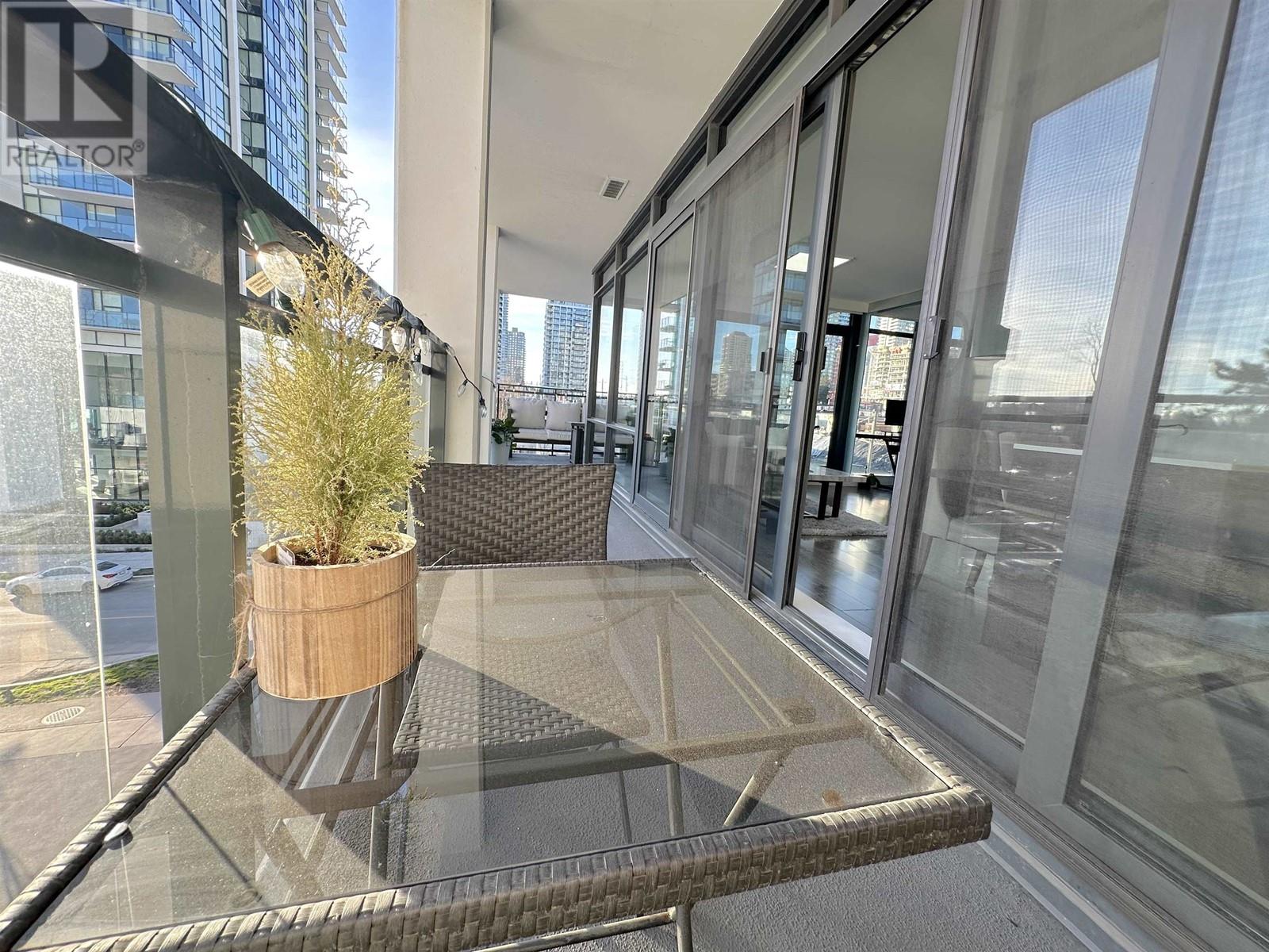 Listing Picture 23 of 36 : 406 2378 ALPHA AVENUE, Burnaby / 本拿比 - 魯藝地產 Yvonne Lu Group - MLS Medallion Club Member