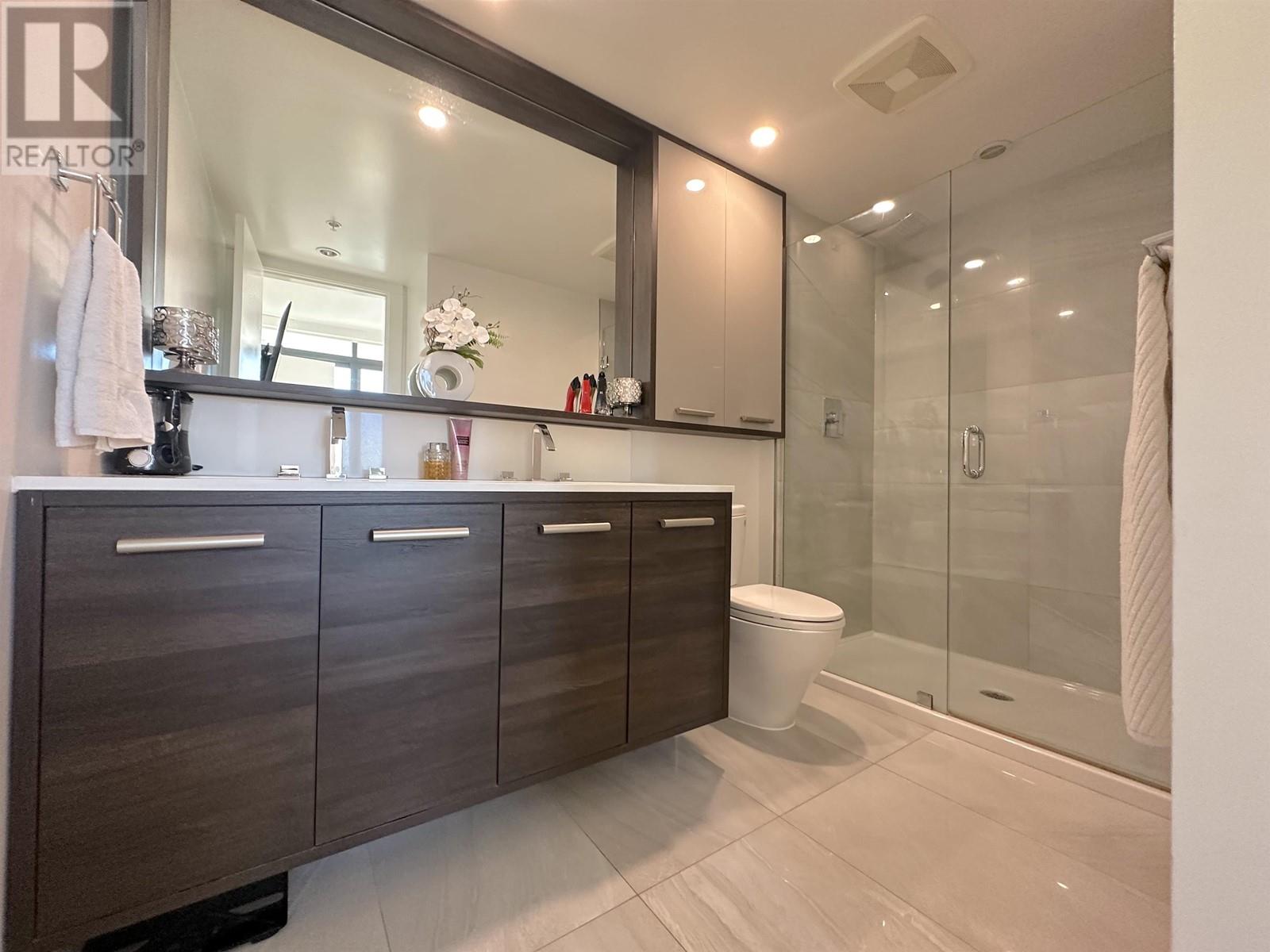Listing Picture 17 of 36 : 406 2378 ALPHA AVENUE, Burnaby / 本拿比 - 魯藝地產 Yvonne Lu Group - MLS Medallion Club Member