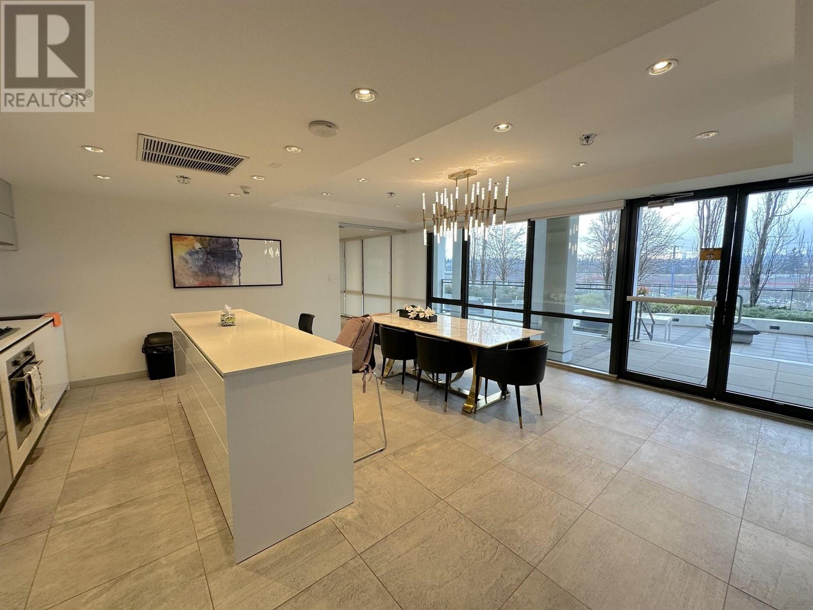 Listing Picture 31 of 36 : 406 2378 ALPHA AVENUE, Burnaby / 本拿比 - 魯藝地產 Yvonne Lu Group - MLS Medallion Club Member
