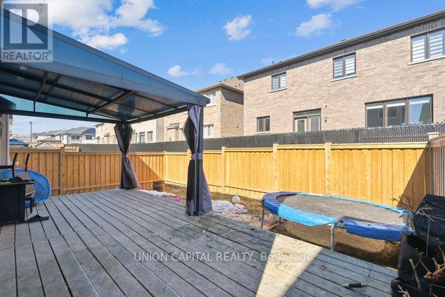 Property at 10 BUD LEGGETT CRESCENT image 5