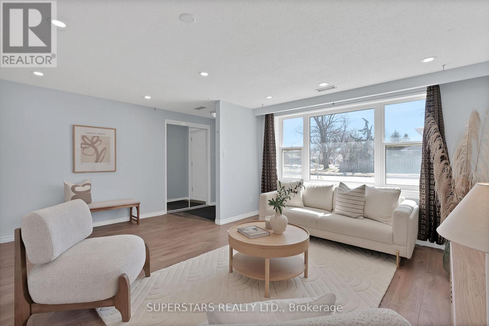 324 Grove Street E, Barrie, Ontario  L4M 2R5 - Photo 1 - S12031493