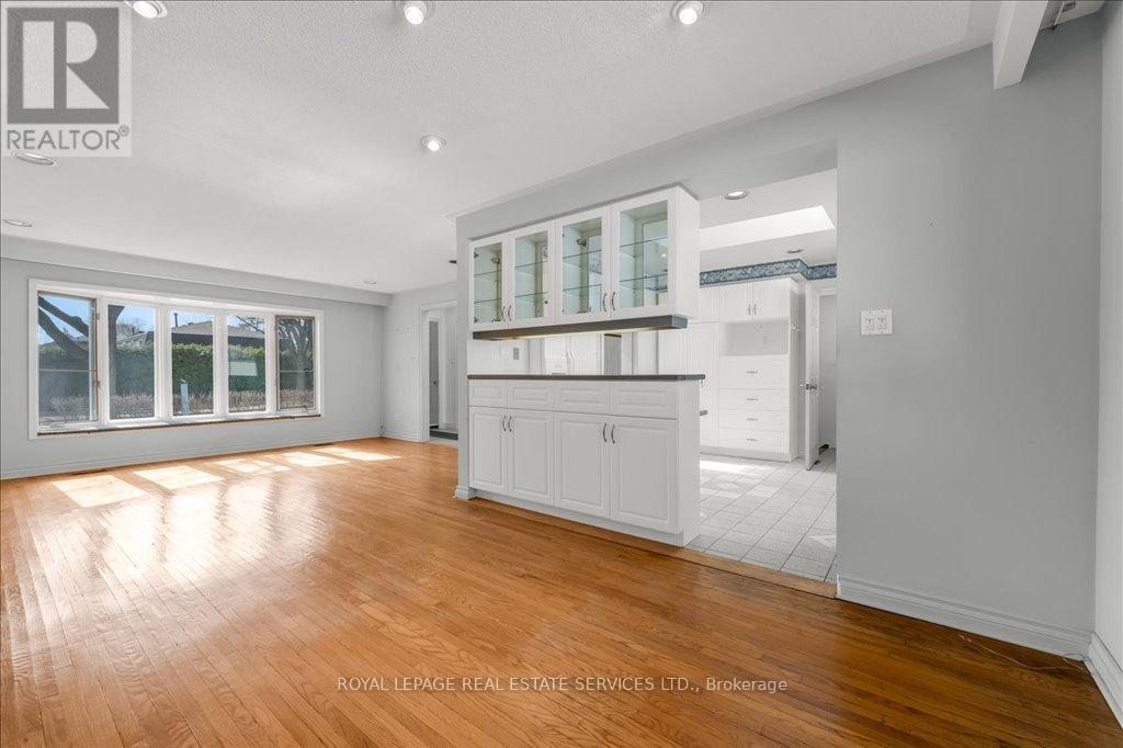 525 Seymour Drive, Oakville, Ontario  L6L 3K2 - Photo 15 - W12031508