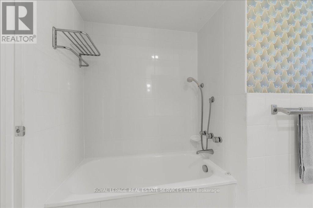 525 Seymour Drive, Oakville, Ontario  L6L 3K2 - Photo 19 - W12031508