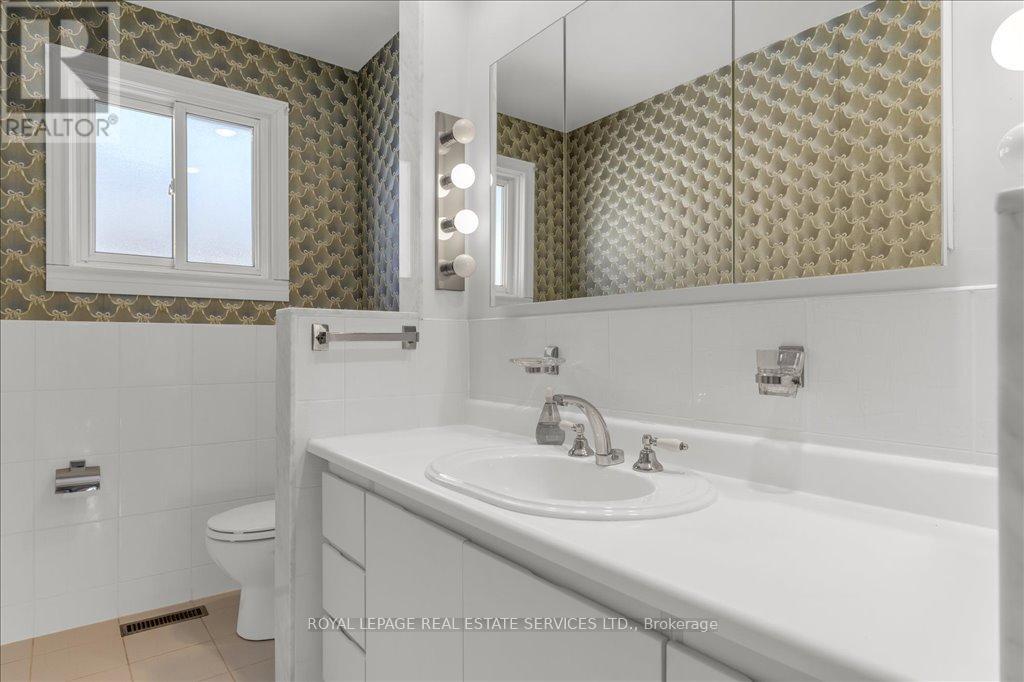 525 Seymour Drive, Oakville, Ontario  L6L 3K2 - Photo 20 - W12031508