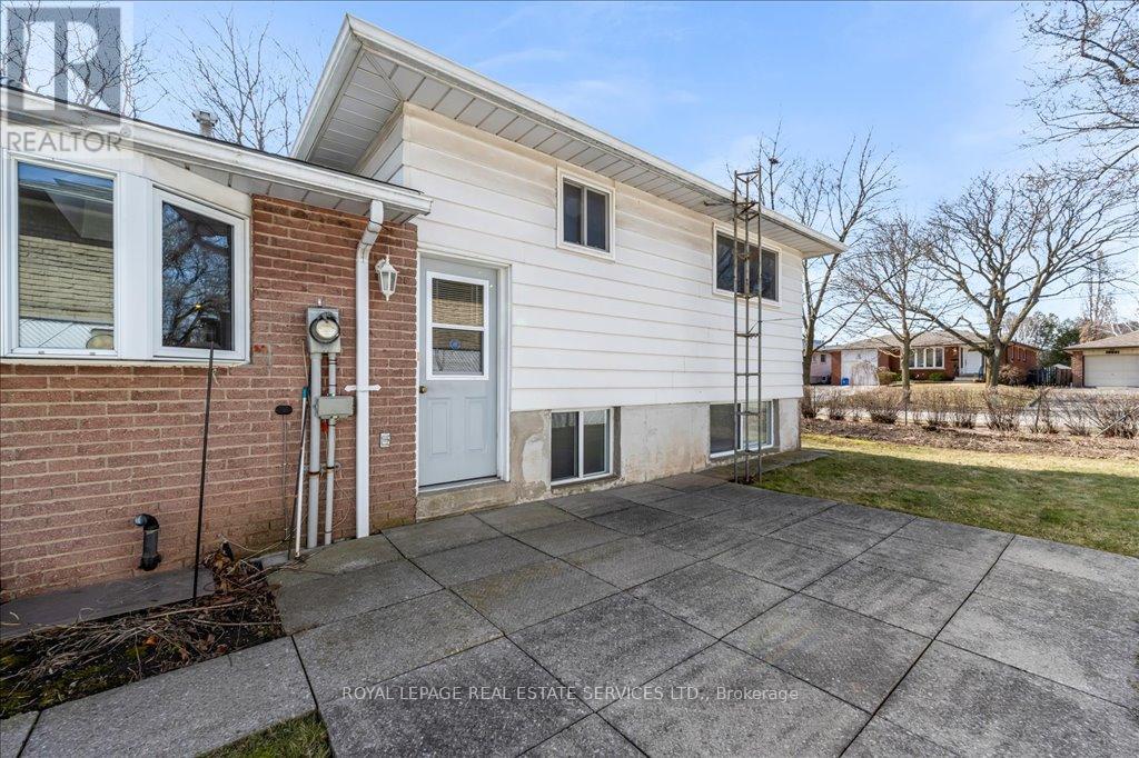 525 Seymour Drive, Oakville, Ontario  L6L 3K2 - Photo 34 - W12031508