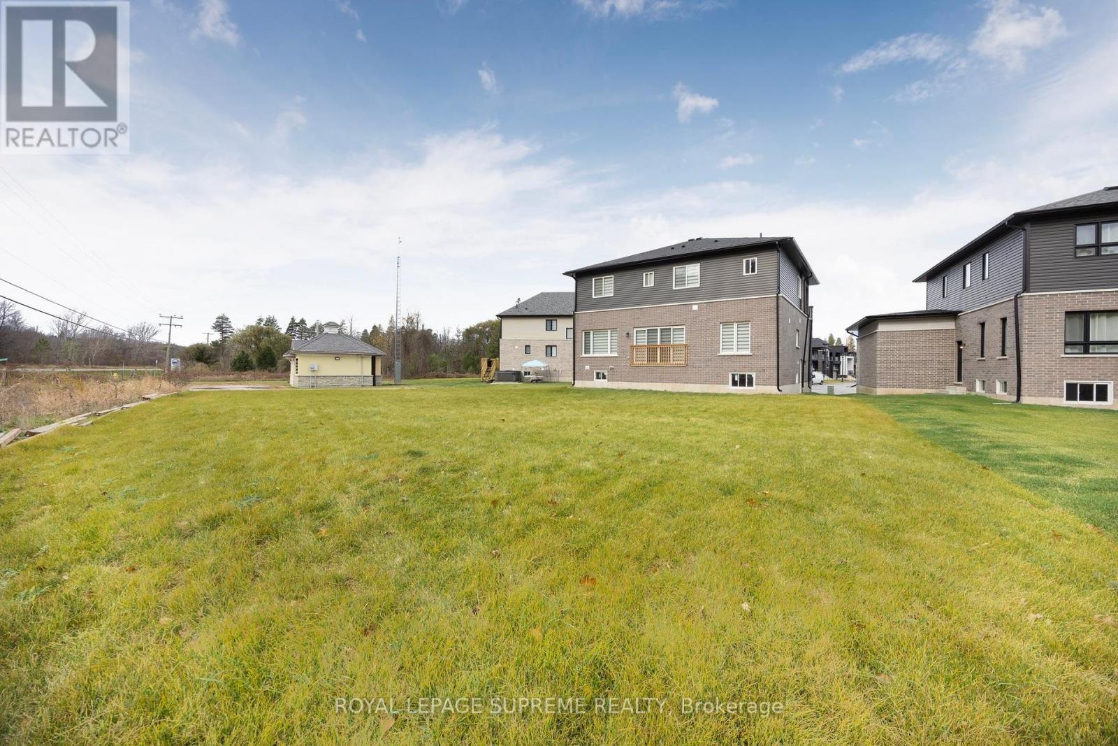 101 Sebastian Street, Blue Mountains, Ontario  N0H 1J0 - Photo 36 - X12031514