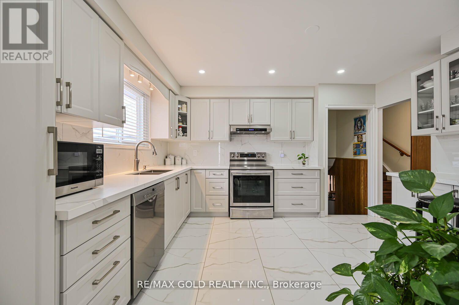 Property at 29 DONCASTER DRIVE image 2