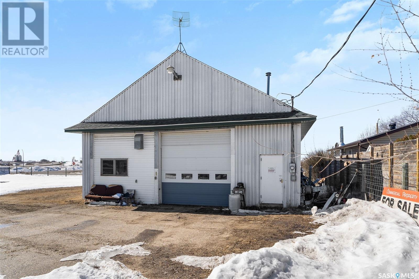 103 3rd Street W, Delisle, Saskatchewan  S0L 0P0 - Photo 1 - SK999299